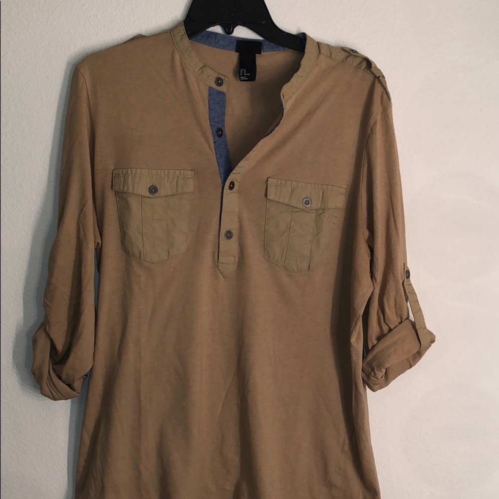 H&M tan shirt